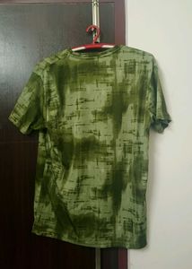 Green Graphic Print T-shirt