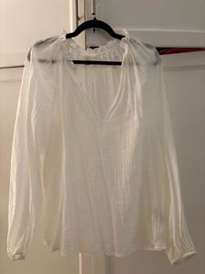 H&M White Ruffled V-Neck Long Sleeve Blouse
