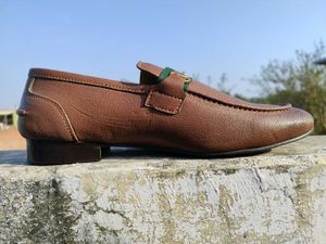 Gucci Brown Leather Loafers(6,7,8 Size)