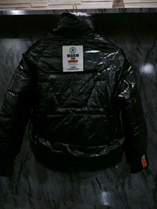 Stylish Puffer Jacket with Orange Accents