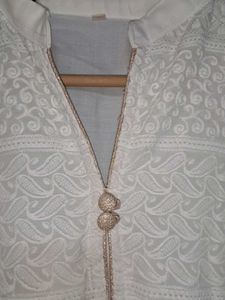 Elegant White &amp; Gold Embroidered Kurti