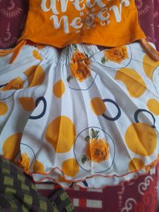 Cute Orange Graphic Tank Top &amp; Skirt Set