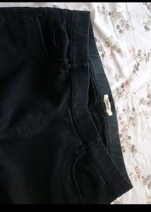 Women Black Rugged Jeans( Like New)