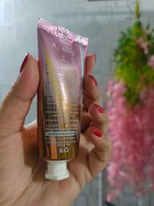 Just Herbs Lumi-Glow Strobe Cream