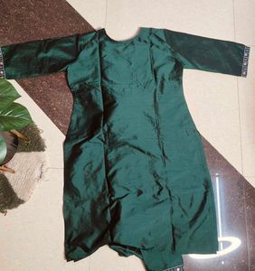 Elegant Green Embroidered Kurta Set