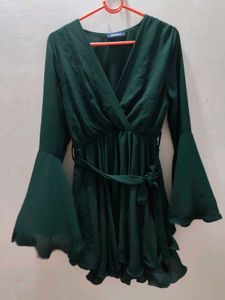 Elegant Green Bell Sleeve Mini Dress