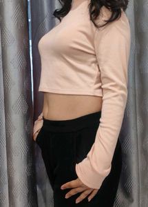 Ribbed Knit Long Sleeve Crop Top