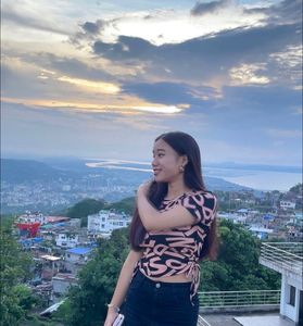 Stylish Printed Crop Top 🧡