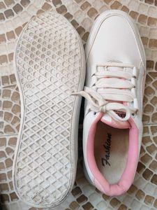 White &amp; Pink Fashion Sneakers