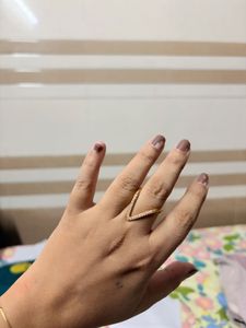 V-Shaped Ring with Sparkle