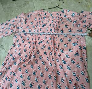 L size Pretty Pink Floral Kurta cotton kurti 🩷