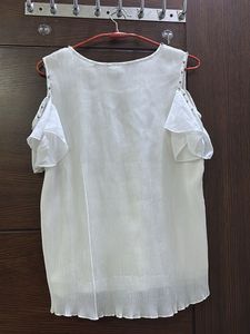 Elegant White Cold Shoulder Top