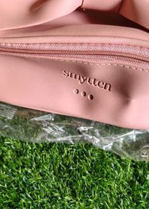 Smytten Bow Clutch Bag
