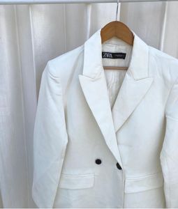 Zara White Double-Breasted Blazer