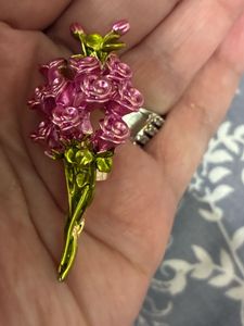 Beautiful Rose Bouquet Brooch Pin