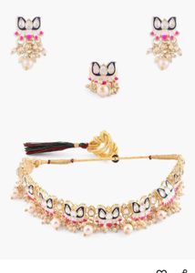 Elegant Kundan Jewellery Set