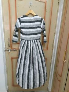 Striped pure cotton black and white dress..👗
