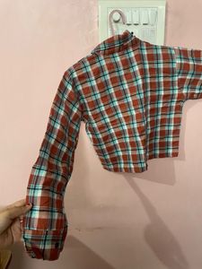 Stylish Plaid Cropped Shirt