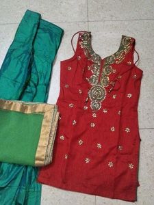 Red &amp; Green Kurta Set