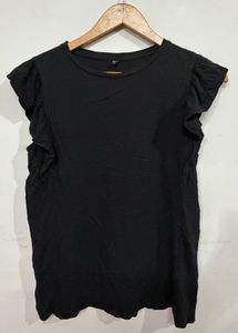Uniqlo Black Ruffle Sleeve Top