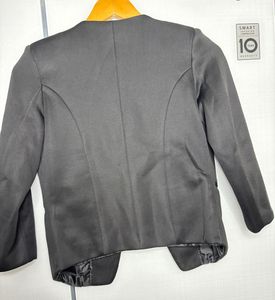 Chic Black Blazer