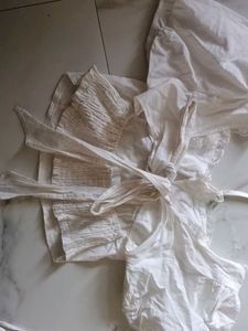 WHIMSICAL COQQUETTE CROPT TOP