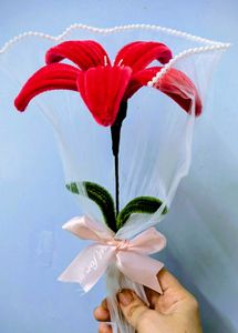 Beautiful Lily single piece flower