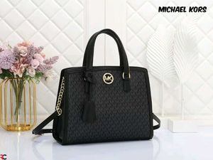 *MICHAEL KORS* *CHANTAL MEDIUM LOGO SATCHEL BAG*