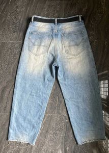 loose baggy jeans