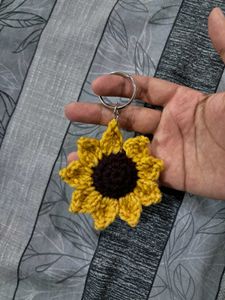 crochet sunflower keychain