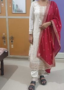Beautiful Red Suit With Set