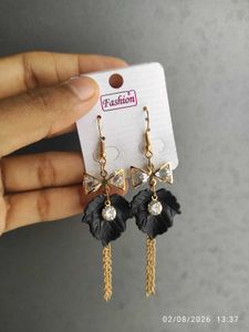 Black Leaf Bow Earrings
