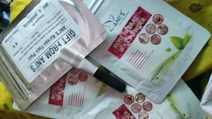 ani's Rose Herbal Wax Powder