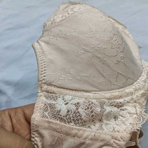 😍 Lace Trim Padded Bra