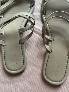 Flats Beige