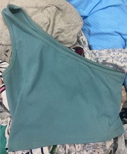 URBANIC ONE SHOULDER TOP