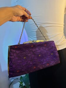 Vintage Floral Clasp Clutch. Prettiest Colour! 😍�