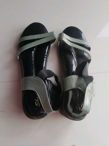 Sandal