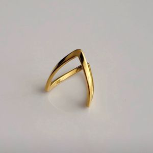 Minimalist Gold V-Shape Ring Anti-tarnish