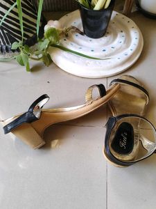 Heel's Black &amp; Gold Sandals