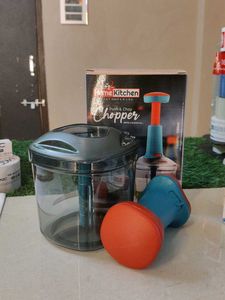 Push &amp; Chop Chopper with stainless steel blade