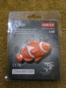 Clownfish USB 2.0 Flash Drive - 4GB Pen-Drive