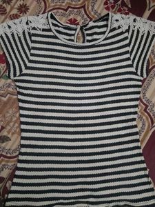 Striped Lace Shoulder Top🖤