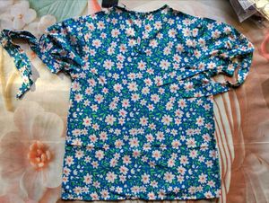 Blue Floral Puff Sleeve Top