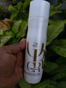Wella Oil Reflections Shampoo
