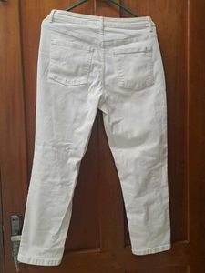 Off White Mom fit Jeans