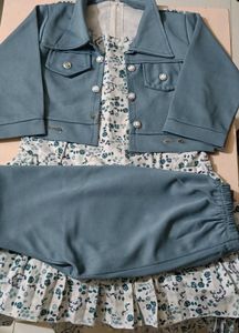 Chic Tiered Floral Dress with Jacket