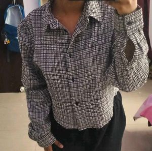 Chic Checked Cropped Shirt