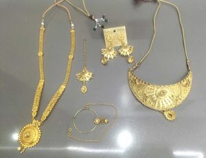 Elegant Gold-Tone Jewelry Set