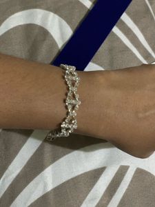 Sparkling Bracelet &amp; Stylish Earrings Set